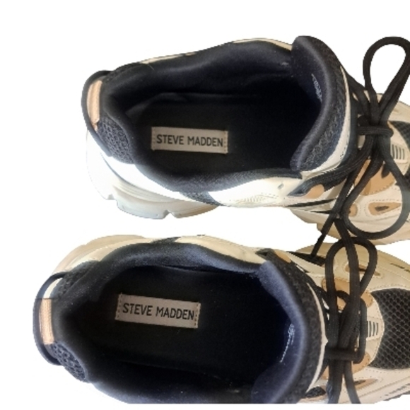 Steve Madden Women's Size 9.5M Clydie Chunky Platform Sneaker Black/Tan - Picture 9 of 13